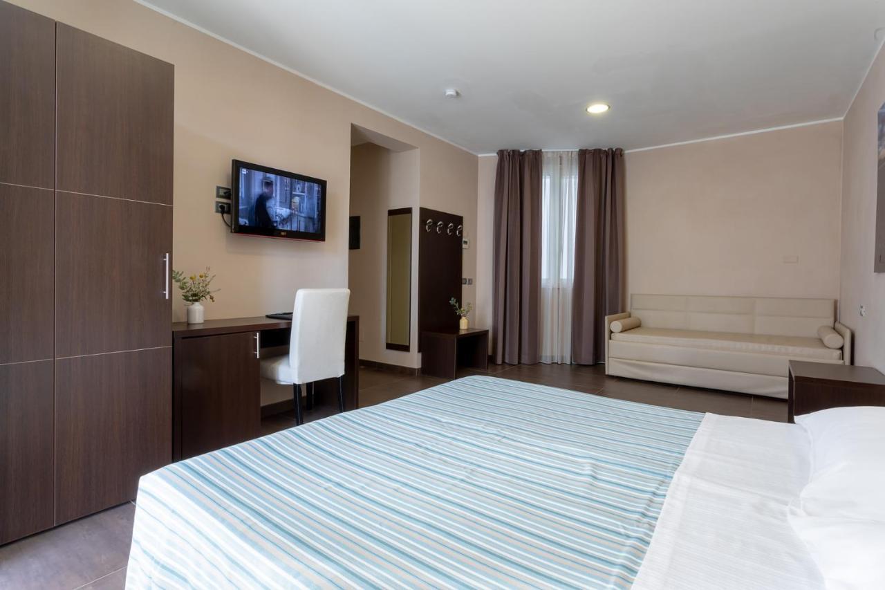 Gimmi Hotel Rimini Exterior foto